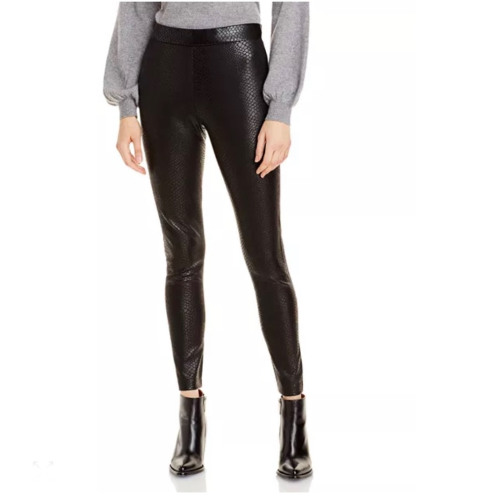NWOT VINCE CAMUTO || Snake-Embossed Leggings size Large